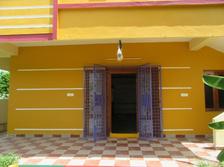 3) Li Id : 164 - House Entrances.JPG